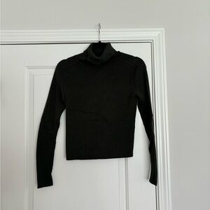 Urban Outfitters Size M Olive Green Mock/Turtle Neck Sweater